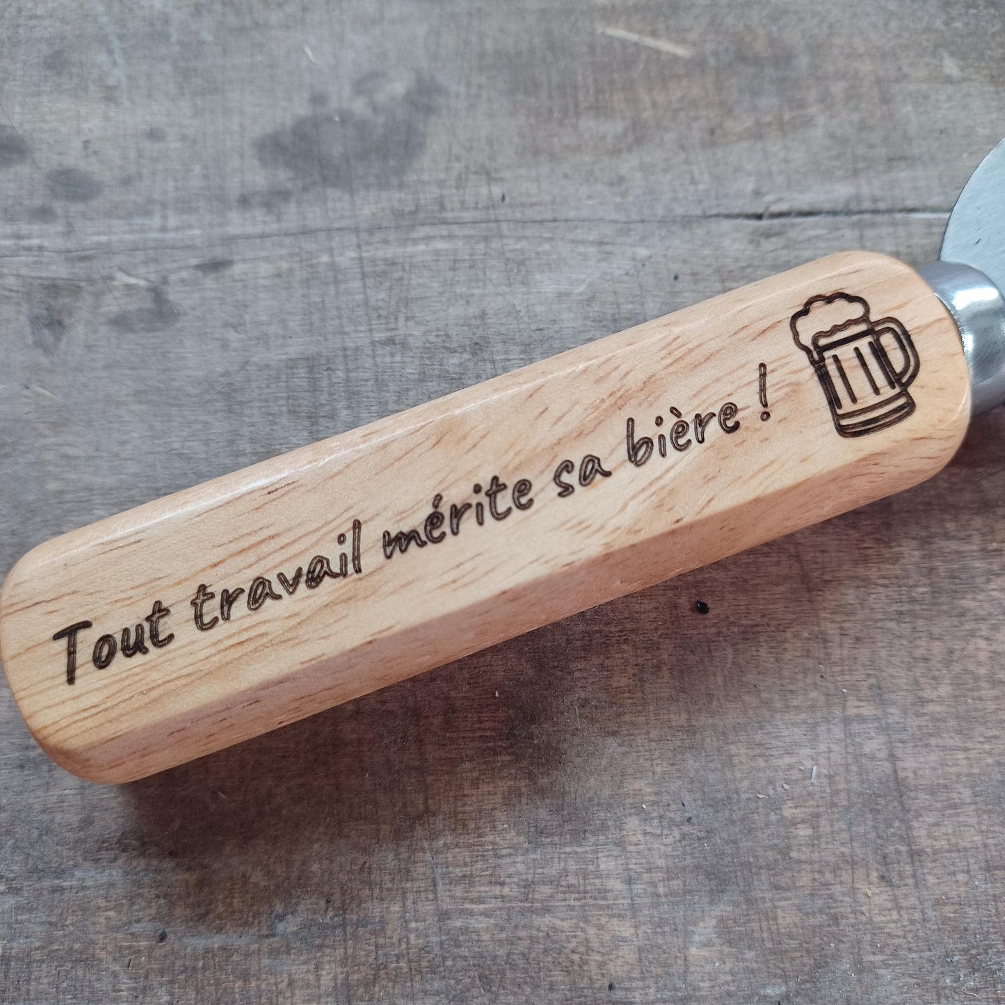 Décapsuleur "Tout travail mérite sa bière !"