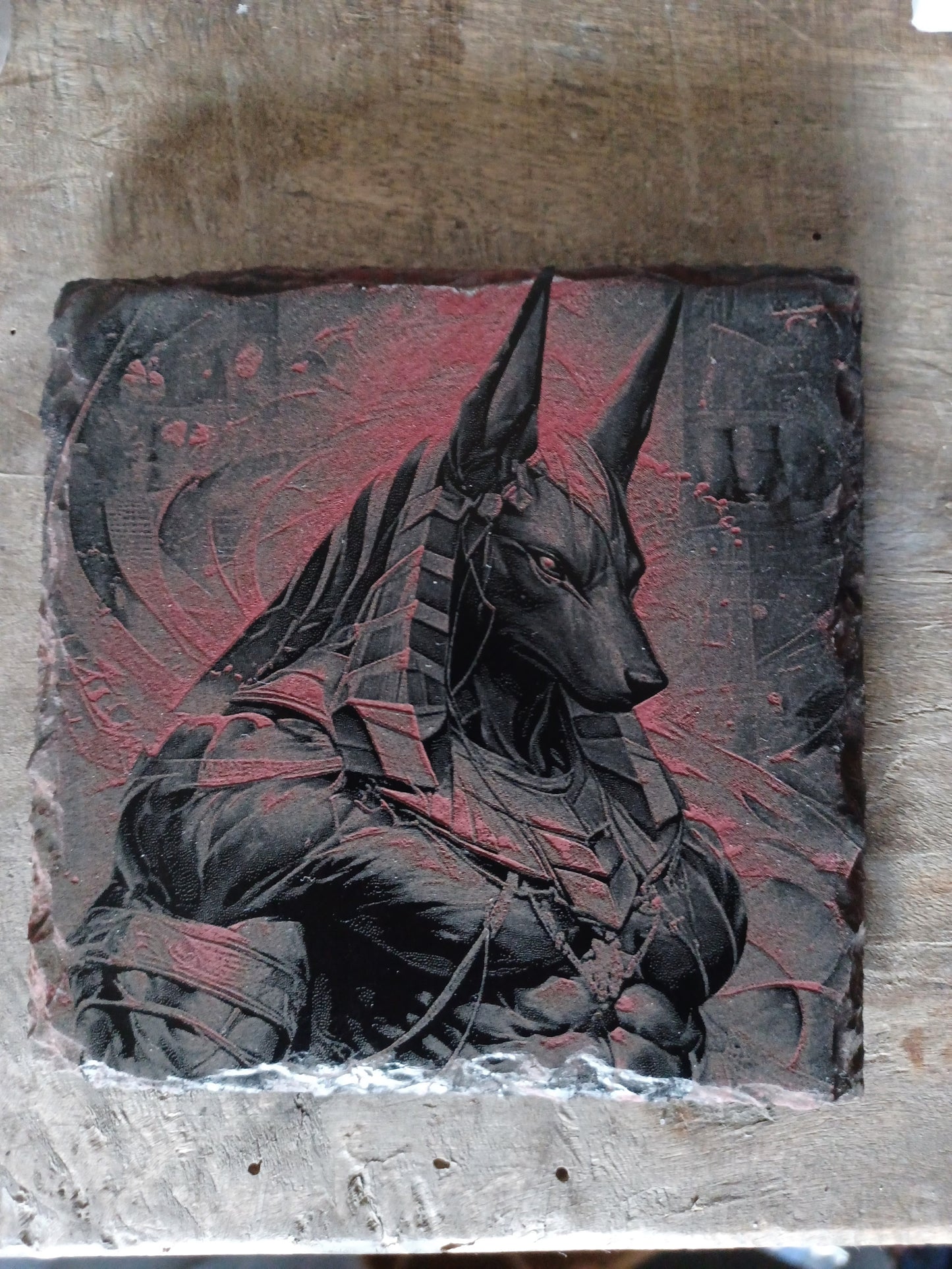 Sous-verre ardoise Anubis rouge