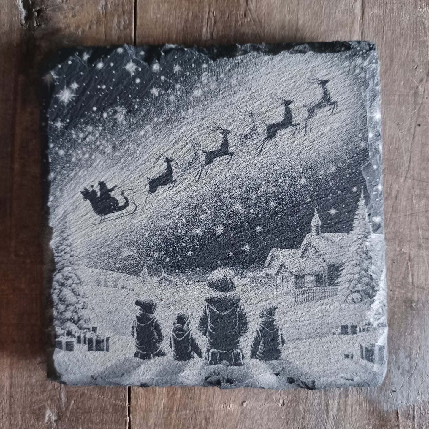 Sous-verre ardoise Enfants devant le traineau du père noël